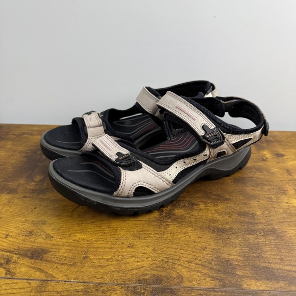 ECCO Yuctan Sandals Womens Size 39 US 8-8.5 Beige Strappy Hiking Shoes Outdoor - Picture 2 of 8